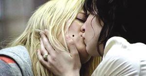 女同性吻戏视频,女同性吻戏温馨画面回顾